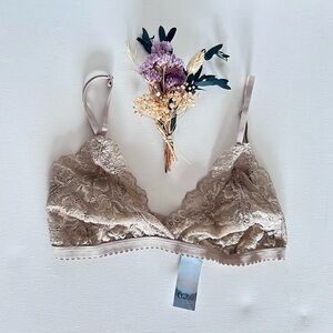 NWT Aritzia Talula Lace Oxford Tan Bralette